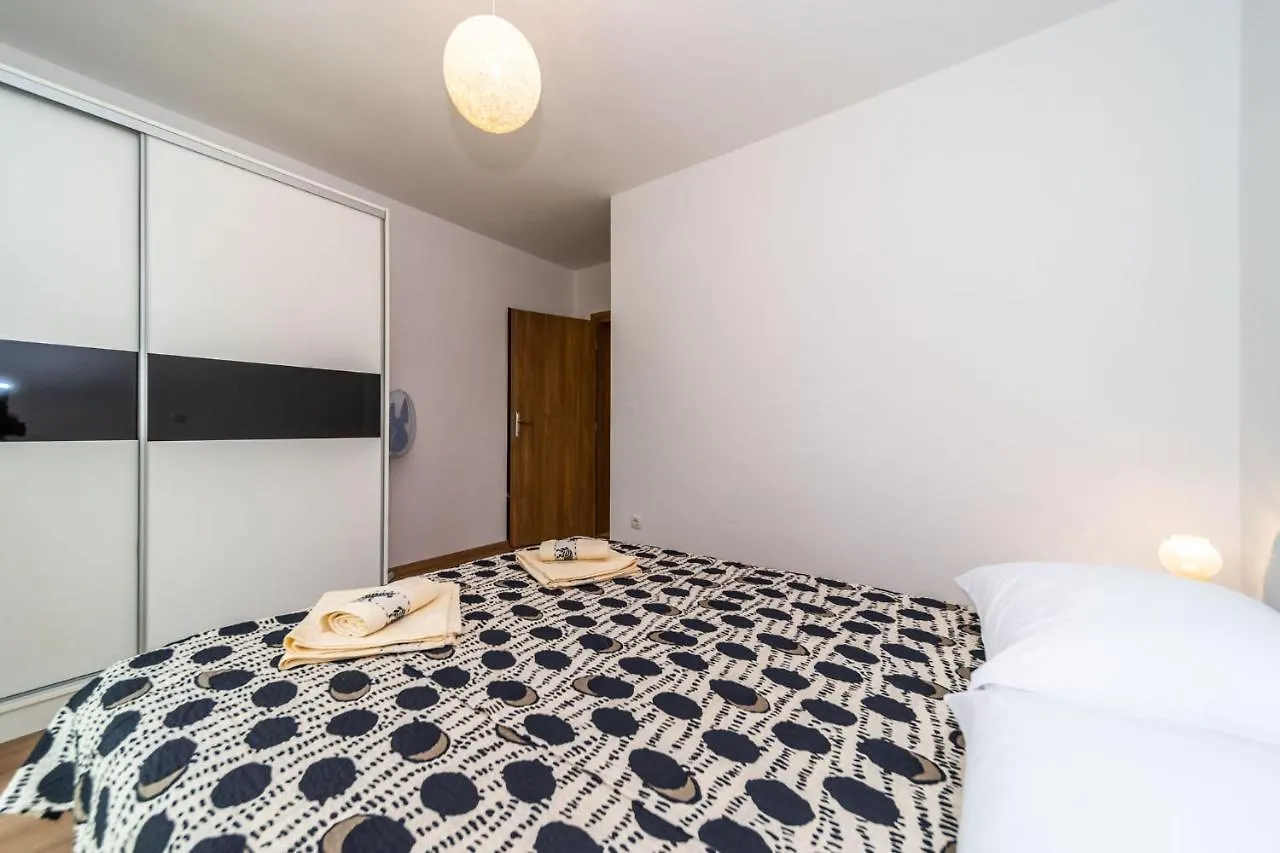 Apartmani Pero Dido Banjol 0*,