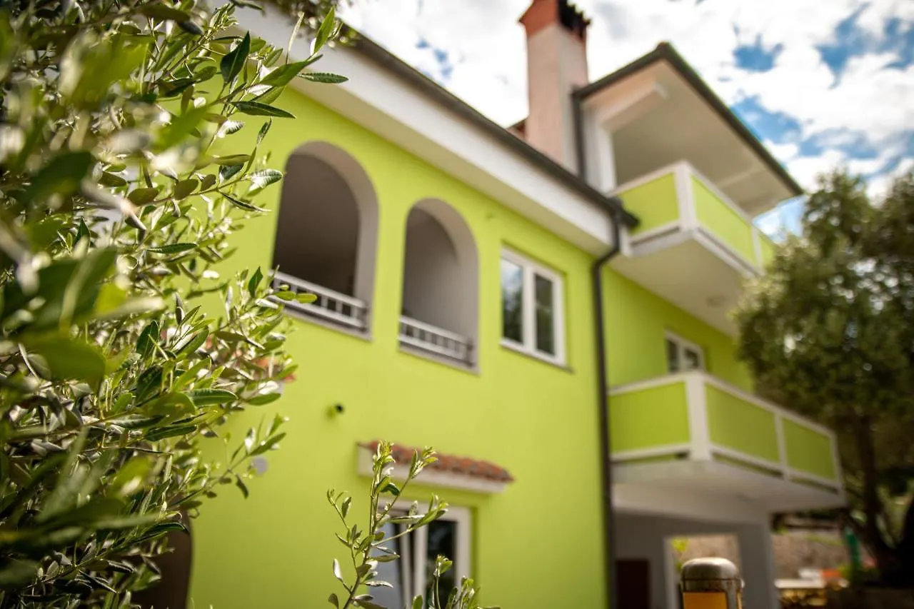Apartmani Pero Dido Banjol 0*,  Kroatien